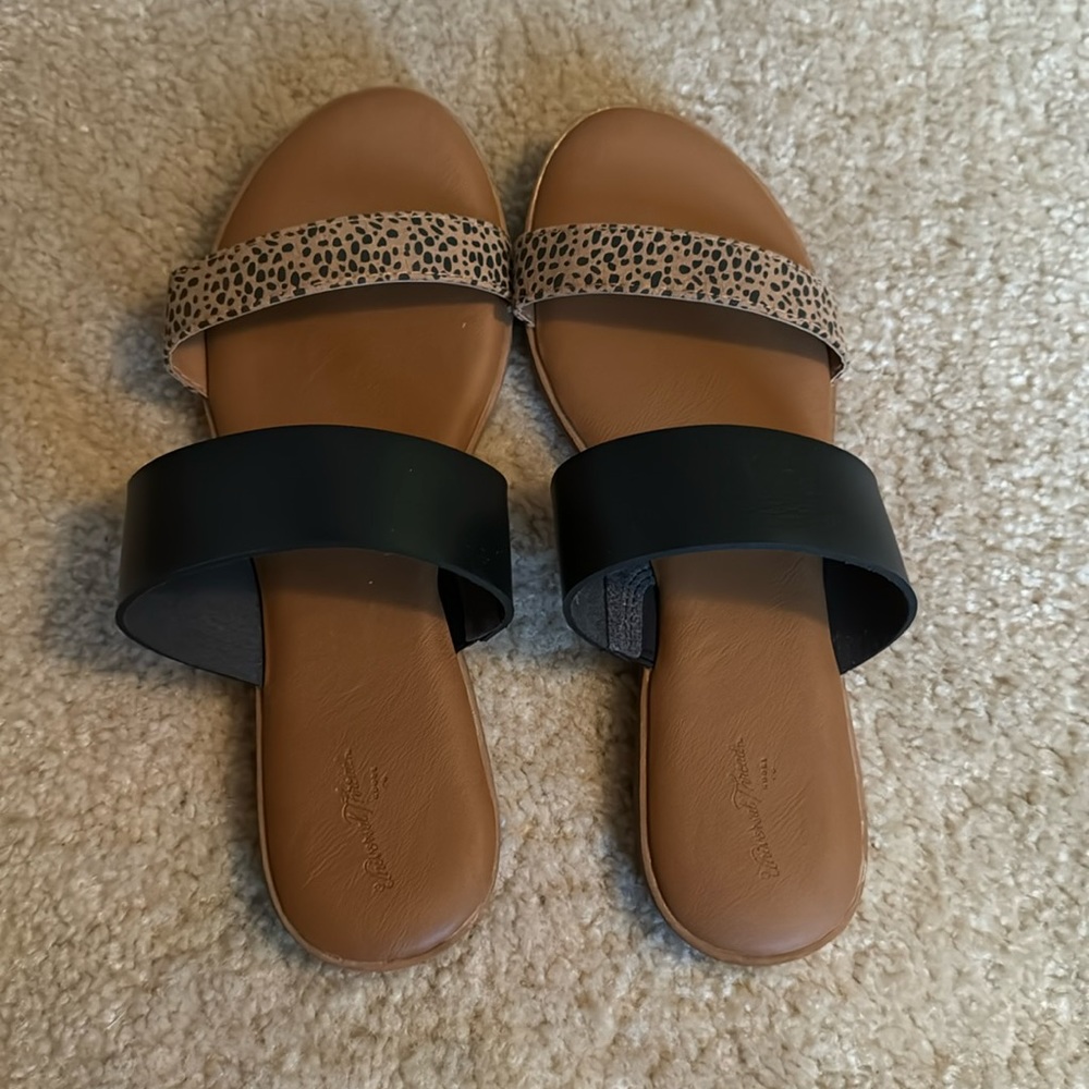 Women’s Black and Cheetah/Leopard Sandals | Size 8